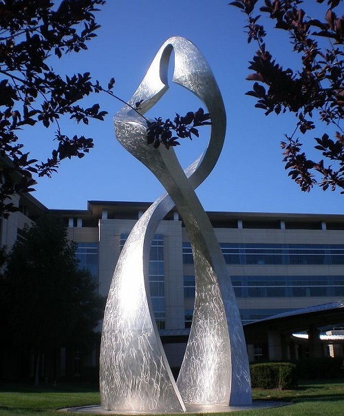 不銹鋼雕塑優(yōu)點的優(yōu)點有哪些